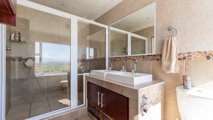 3 Bedroom Property for Sale in Fraaiuitsig Western Cape